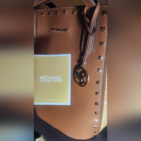 Michael Kors Portia Large Carryall Tote Grab Bucket Bag - Picture 6 of 7